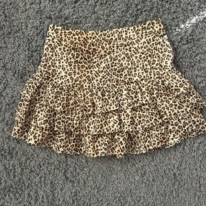 Leopard print skirt!